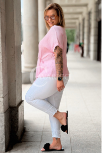 DOMESTI Bluse Rosa – Lockerer Schnitt mit V-Ausschnitt
