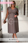 Kleid TUNIA – Sommerliche Form mit dekorativer Rose, weichem Material und Bequemlichkeit für jeden Tag Farbe Fango