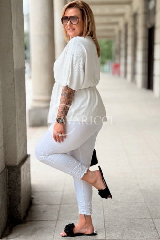 Bluse BARBARA Ecru – Plus Size mit Wickelausschnitt