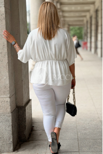 Bluse BARBARA Ecru – Plus Size mit Wickelausschnitt