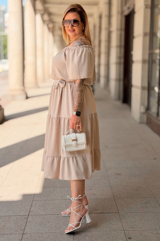 Sommerkleid ALTEA – Schulterfrei mit Volant in Beige