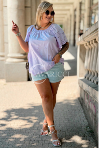 Bluse Dalila Lila – Lochstickerei & Raffung