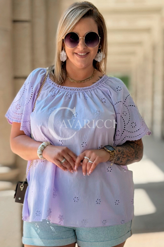 Bluse Dalila Lila – Lochstickerei & Raffung