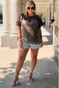 Bluse DALILA – Ajour-Stickerei & femininer Schnitt